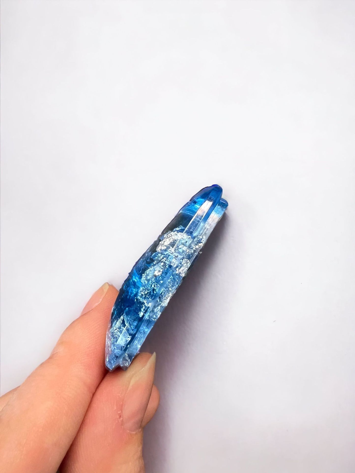 energetischer Schmuckanhänger mit Lapislazuli